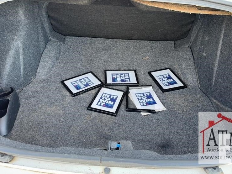 2010-dodge-charger-image-18