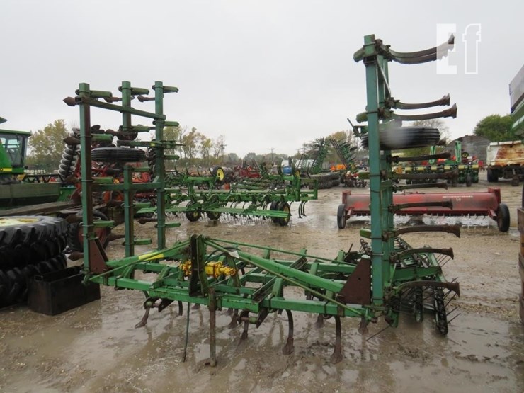 john-deere-1100-image-1