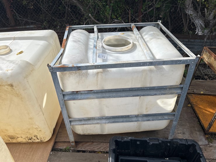 #132-•-250-gallon-plastic-tank-with-tote-image-1