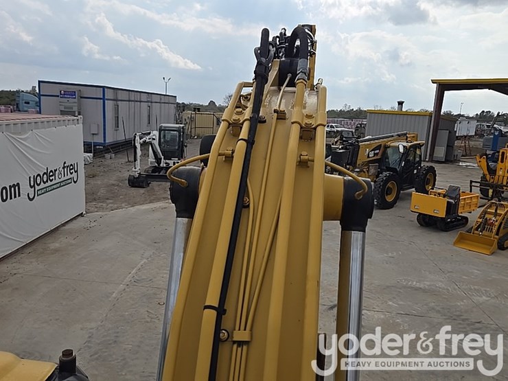 2016-caterpillar-312fgc-image-52