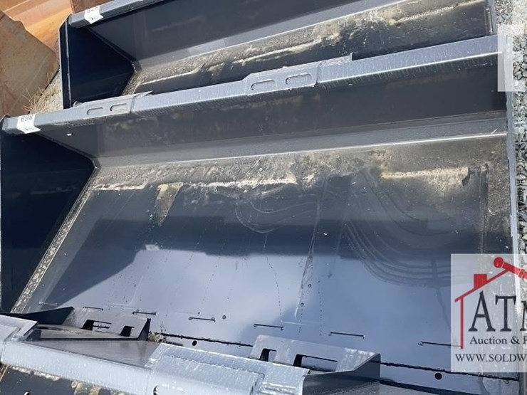 new-wolverine-78"-track-duty-bucket-image-1