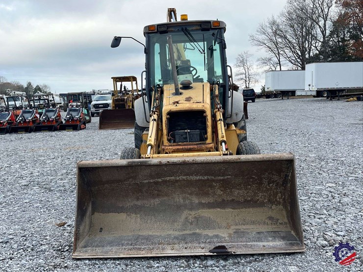 new-holland-575e-image-13