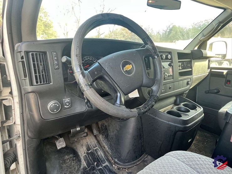 2012-chevrolet-express-van-image-58