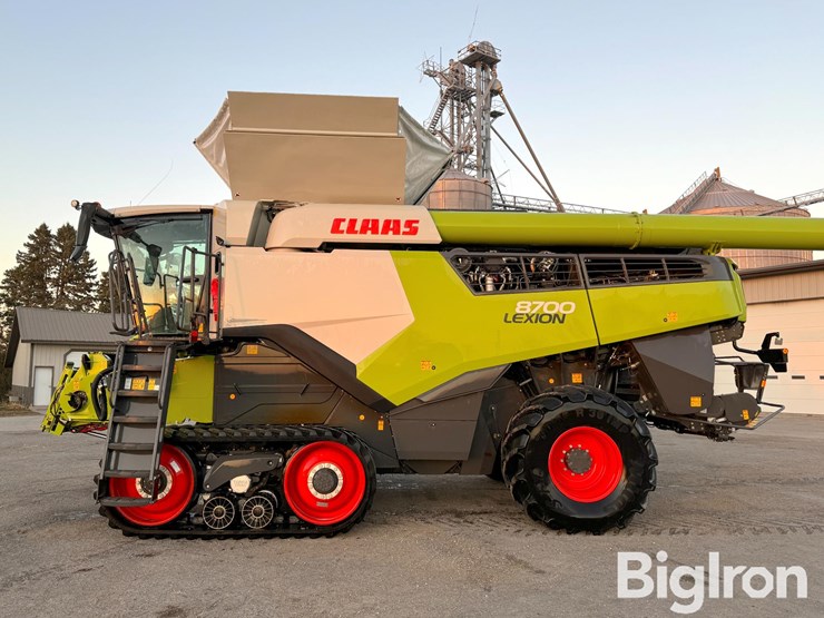 2023-claas-lexion-8700tt-image-8