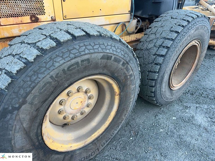 2011-caterpillar-140m-image-11