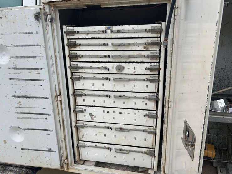 2000-ford-f650-image-33