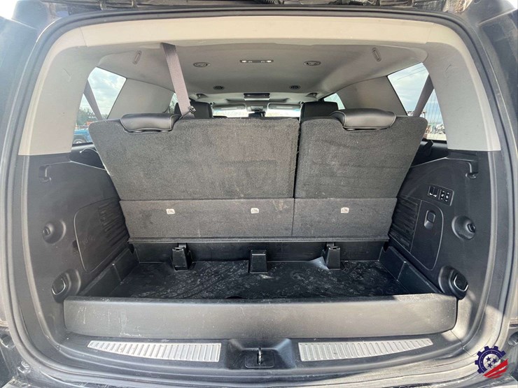 2015-chevrolet-tahoe-ltz-image-35