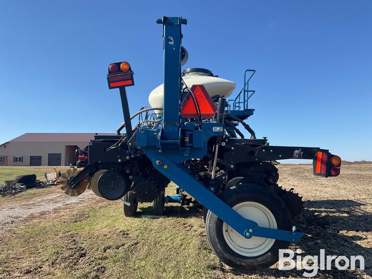 2012-kinze-3660-image-6