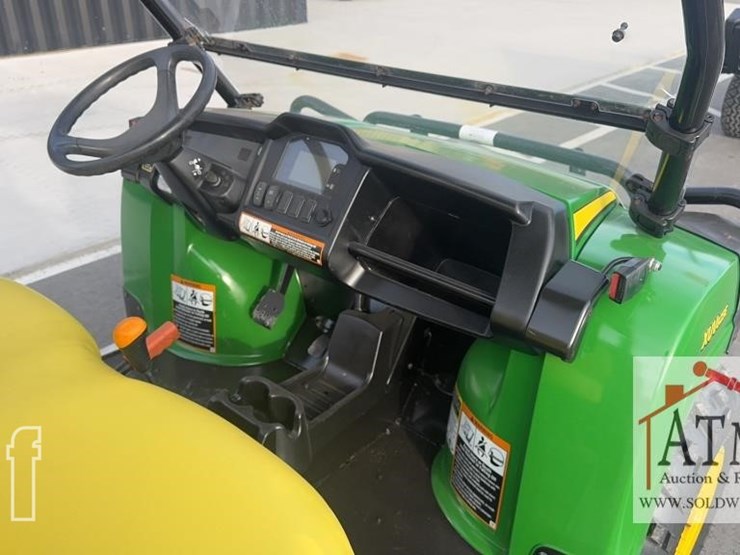 2021-john-deere-gator-image-12