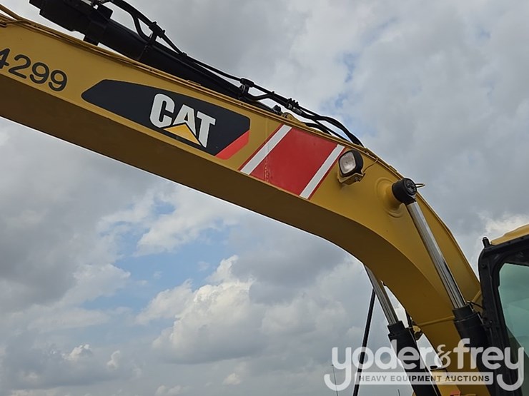 2016-caterpillar-312fgc-image-37