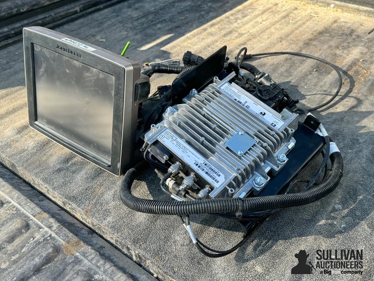 john-deere-10-image-1