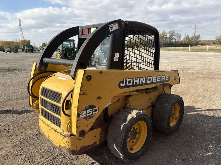 john-deere-250-image-4