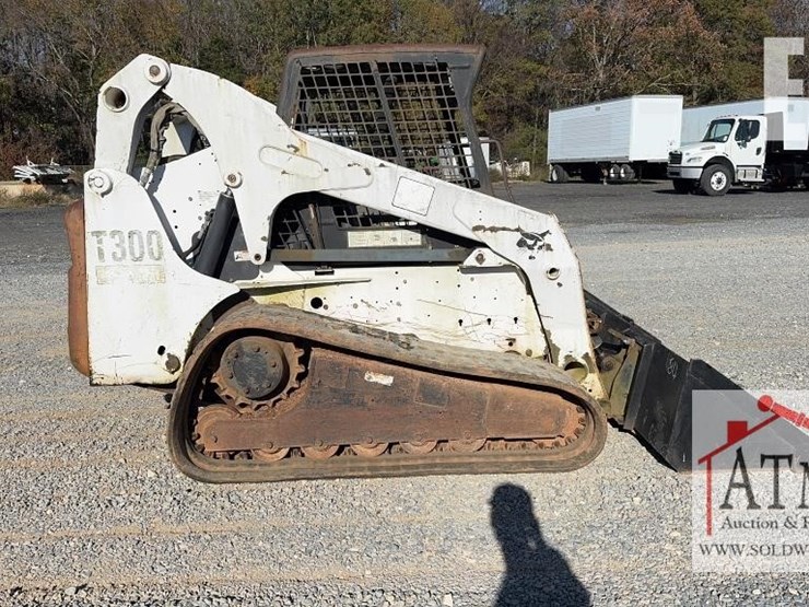 2008-bobcat-t300-image-4