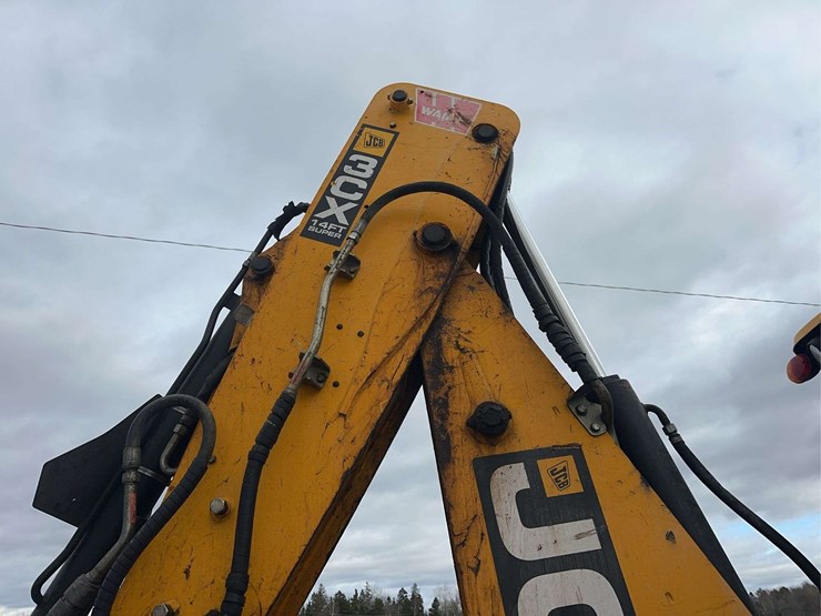 2015-jcb-3cx-image-16