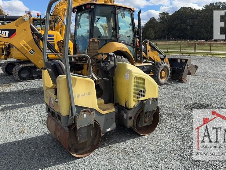 wacker-smooth-roller-201-image-2