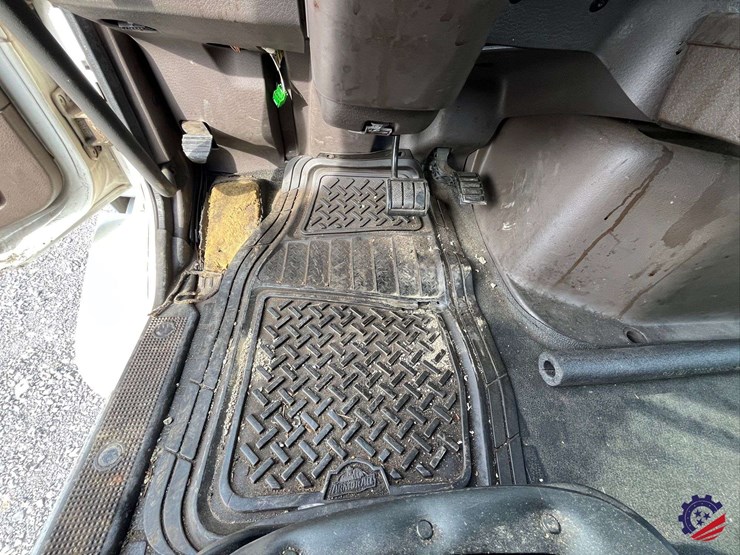 2016-volvo-d11-s/a-truck-tractor-image-59