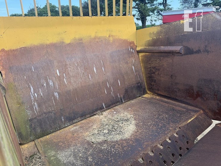 caterpillar-60-image-10