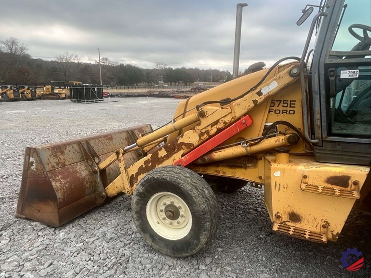 new-holland-575e-image-19