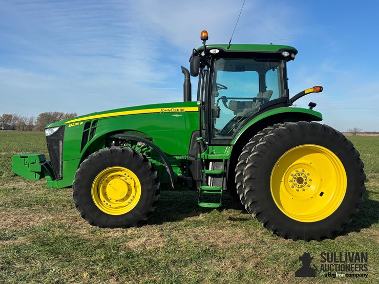 2011-john-deere-8235r-image-8