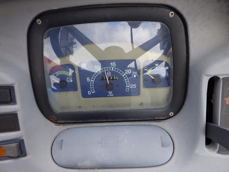 new-holland-tn60a-image-16