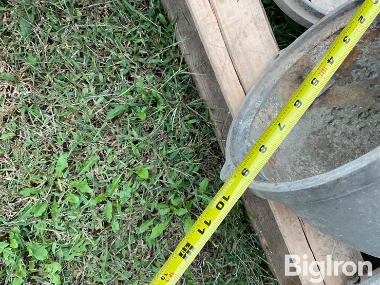 pallet-of-misc-irrigation-parts-image-16