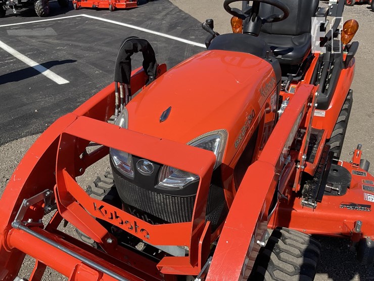 2022-kubota-bx2380-image-11