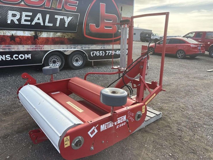 metal-fach-z560-3-point-bale-wrapper-image-2