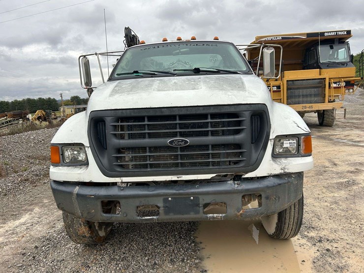 2000-ford-f650-image-8