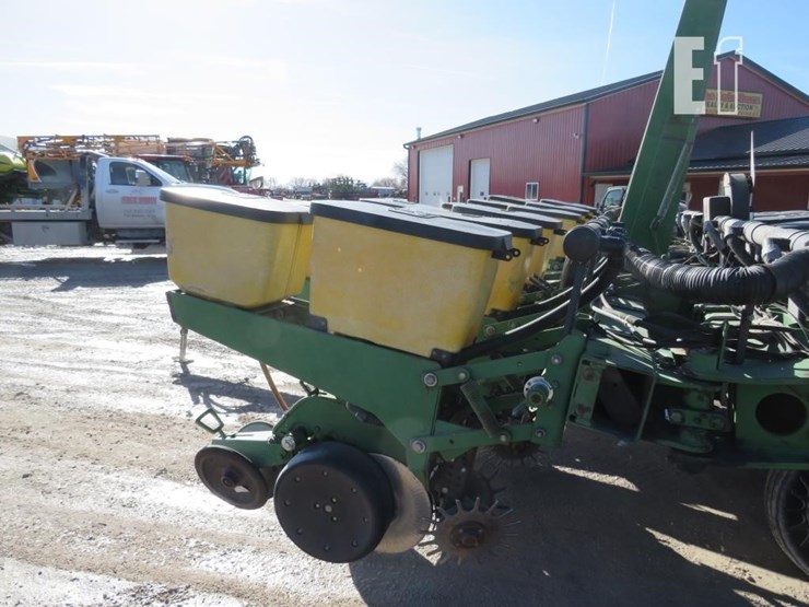 john-deere-7200-image-15