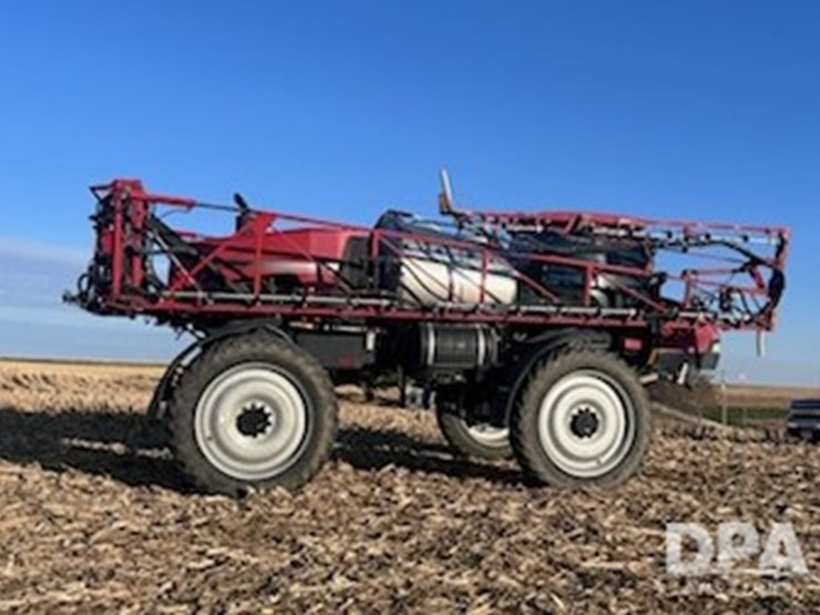 2011-case-ih-patriot-3330-image-7