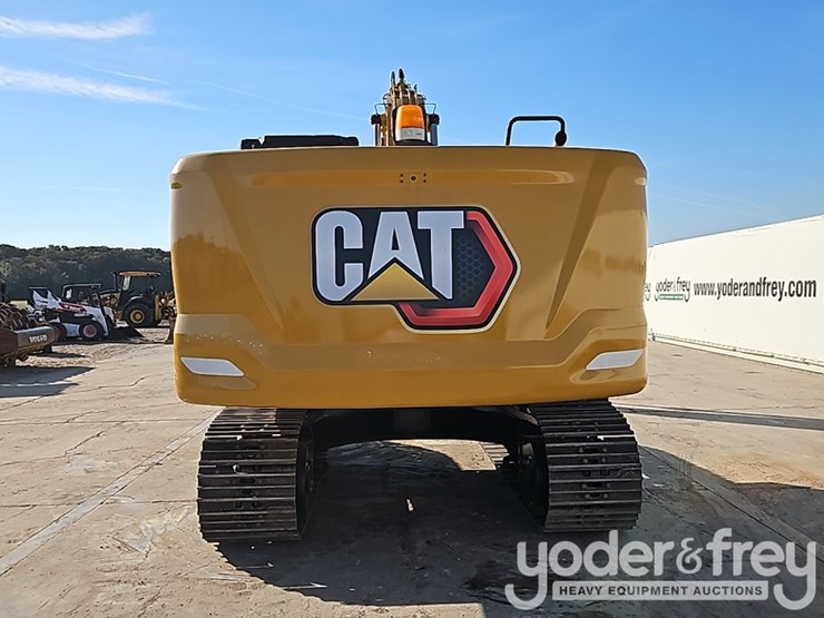 2019-caterpillar-320-image-29