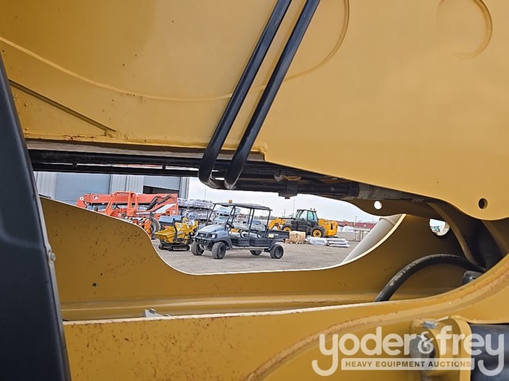 2019-caterpillar-tl1255d-image-58