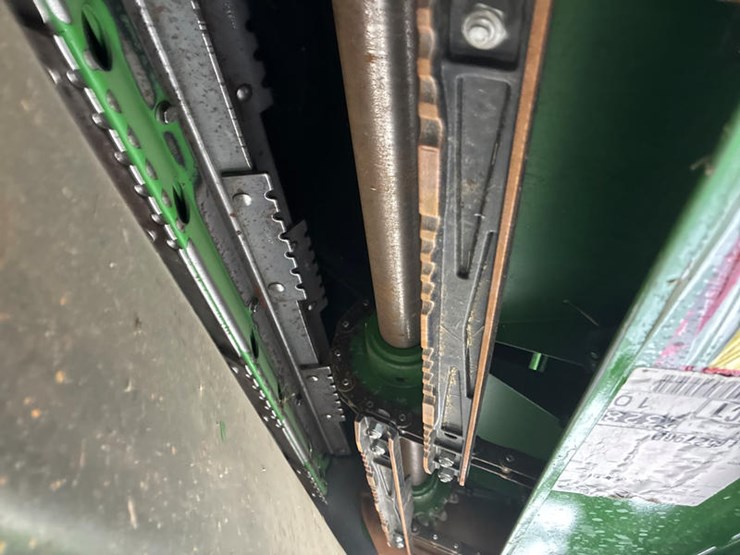 2013-john-deere-s670-image-31