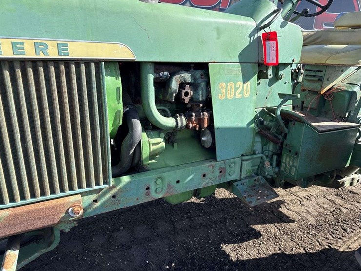 john-deere-3020-image-10