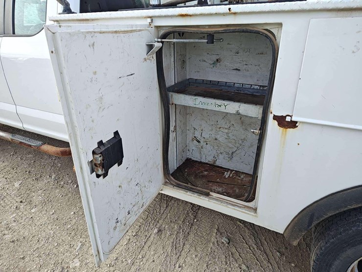 2017-ford-f550-image-21