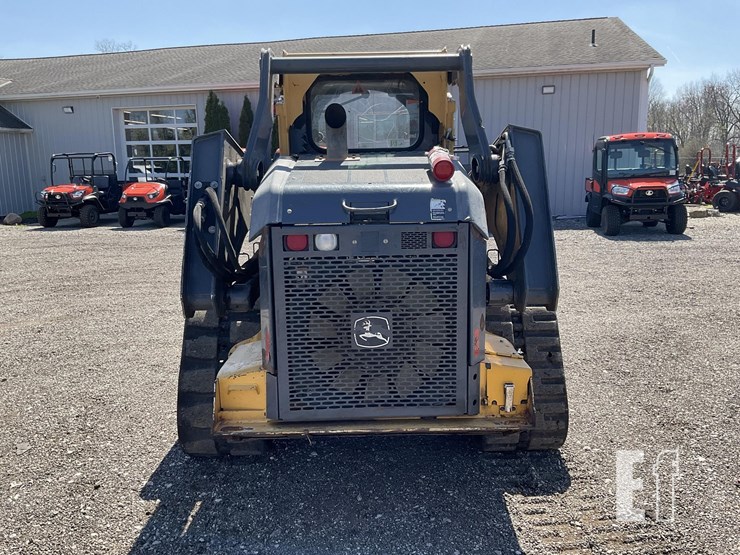 2017-deere-331g-image-4