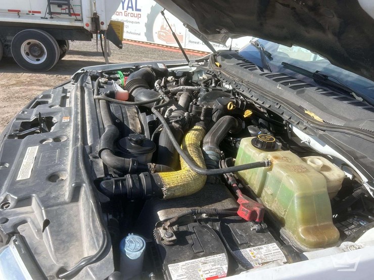 2017-ford-f550-image-8