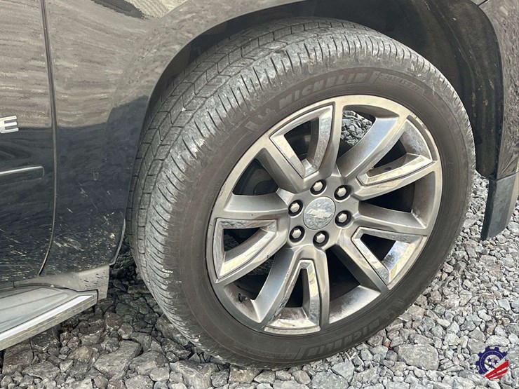 2015-chevrolet-tahoe-ltz-image-10