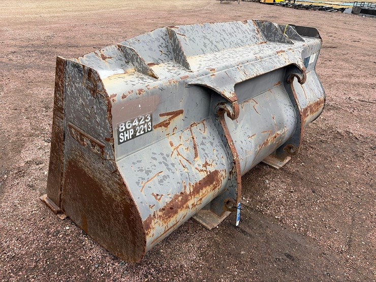 volvo-3-yard-bucket-image-2