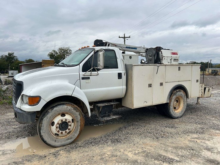 2000-ford-f650-image-1