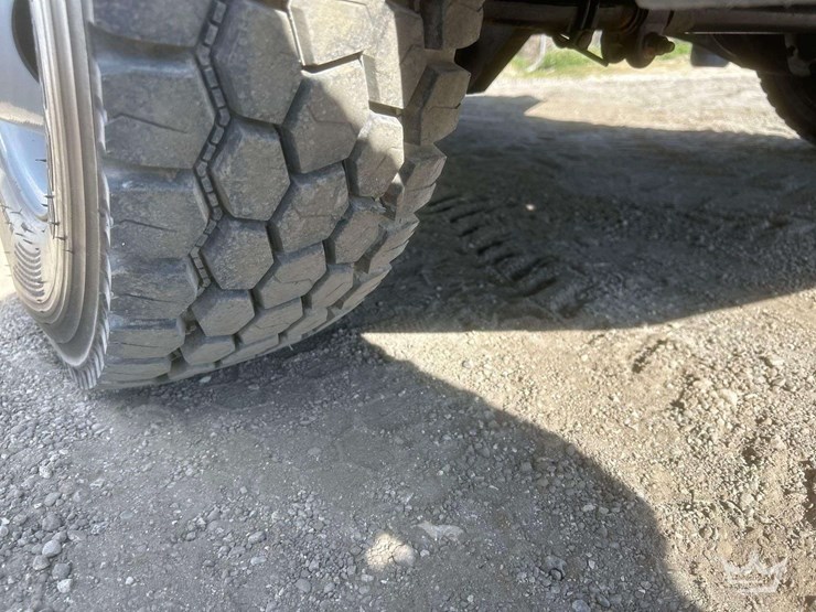 2017-ford-f550-image-37