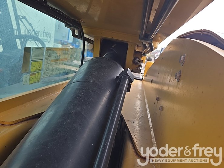 2019-caterpillar-tl1255d-image-70