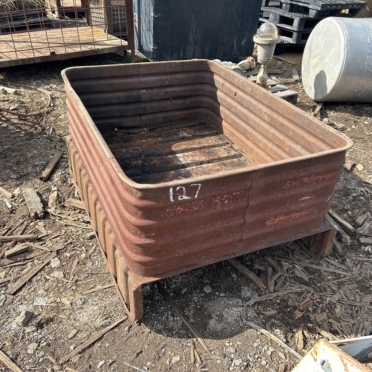 #127 • 36” x 48” Steel Crate