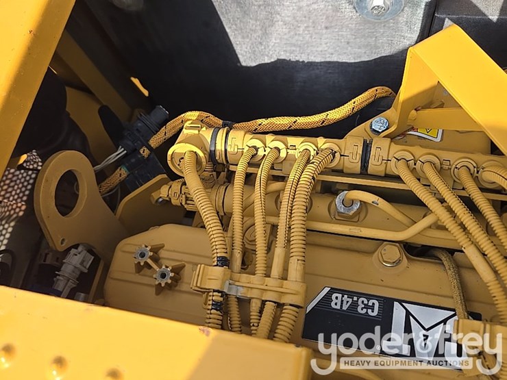 2016-caterpillar-312fgc-image-77