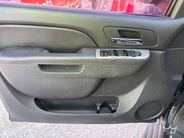 2014-chevrolet-tahoe-image-10