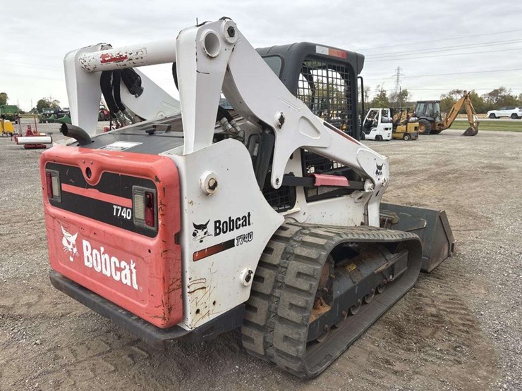 2016-bobcat-t740-image-6