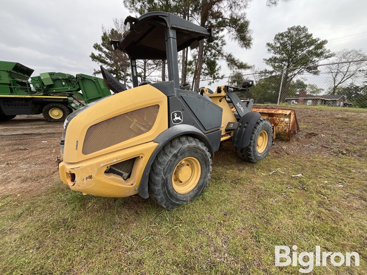 2018-deere-304l-image-5