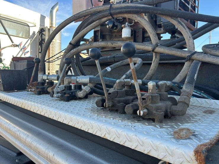 2006-b-b-dry-tender-trailer-(cp1300,-unit-169)-image-31