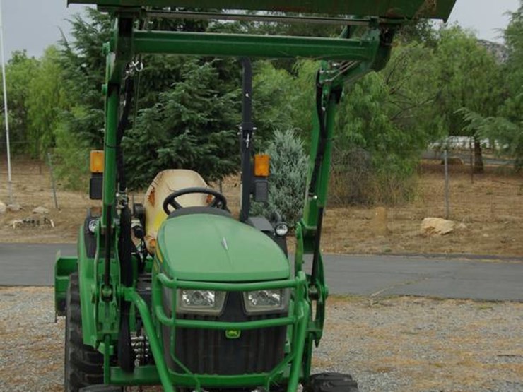 john-deere-2032r-image-2