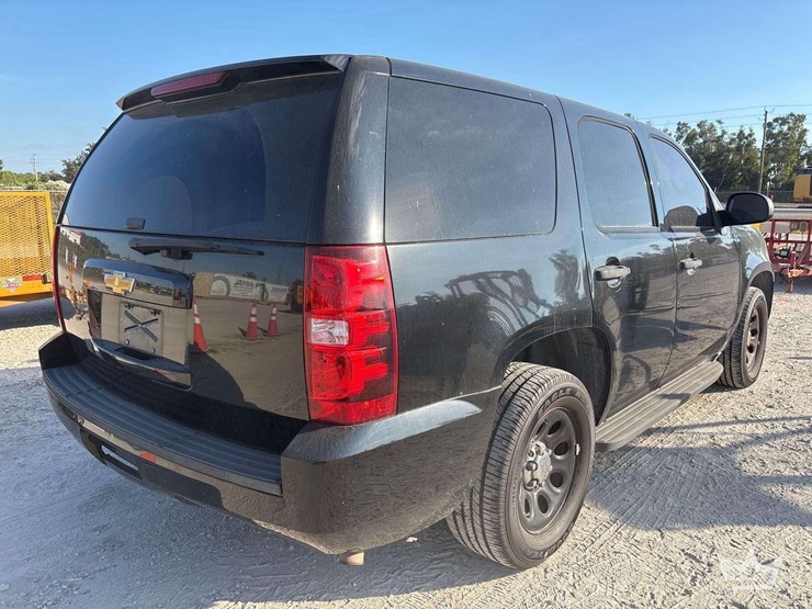2014-chevrolet-tahoe-image-3